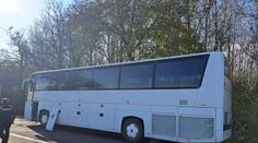 Vážná nehoda na Slovensku. Autobus s českými důchodci narazil do stromu