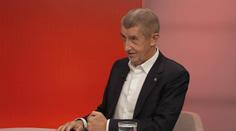 Po zrzce a blondýně má Babiš další objev. Koukám teď po Vás, řekl moderátorce