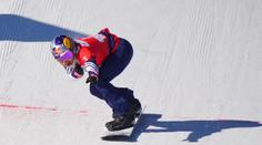 Úsměvy i párek v rohlíku. Eva Samková se po zranění vrátila na snowboard