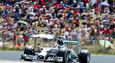ONLINE: F1 se vrátila do Evropy, Hamilton vyhrál počtvrté v řadě!