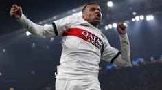 PSG nakonec slaví postup ze skupiny smrti. Newcastle v pohárech končí