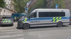 Policisté zasahovali proti ozbrojenému muži v Praze. Našli u něj několik zbraní