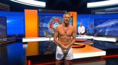 Lineker prohrál sázku a musel před kamery. Ale ve spoďárech!