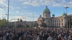 V Srbsku propukly obří protesty. Lidem vadí zbraně i vládní špičky