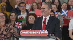 Rezignujte, vyzvala Starmera jeho vlastní strana. Britský premiér odejít nechce