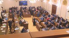 Sněmovna jedná o penále na sociálním zabezpečení i pedagogických pracovnících