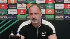 Z takového výkonu jsme měli dát víc než 2 góly, litoval Trpišovský. Ocenil fanoušky