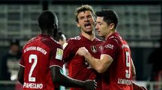 Bayern měl na mále, ale bere další tři body. Lipsko ve šlágru porazilo Dortmund