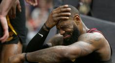 Tohle LeBron nepamatuje. Cleveland začal play off prohrou!