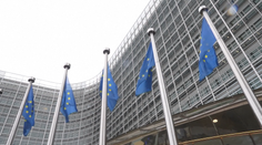 Europoslanci schválili novou verzi emisní normy Euro 7. Je o poznání mírnější