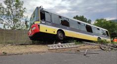 V Litvínově havaroval autobus, na místě je několik zraněných