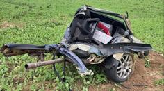 Děsivá nehoda na Náchodsku. Auto se rozpáralo o strom