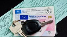 Přišli jste o řidičák kvůli alkoholu? Vrátíme vám ho za 10 dní, tvrdí inzerát