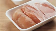 V supermarketu odhalili maso infikované salmonelou. Můžete ho mít doma