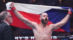 Procházku chválí elita UFC. Fandila mu i celá hala, na Hilla se bučelo