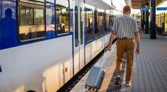 Brutální útok na Olomoucku: Muž vystoupil z vlaku, mladík se ho pokusil ubít kamenem