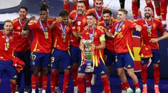 Mistrovství Evropy ve fotbale vyhrálo Španělsko. Slaví po dvanácti letech