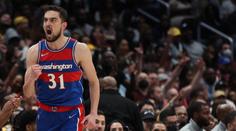 Satoranský zářil. Šestnácti body pomohl porazit slavné Lakers, přidal i asistence