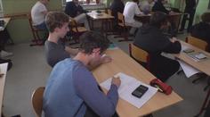 V Česku začaly maturity. Skládá je rekordní počet studentů
