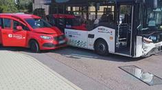 Pořádně se nerozjel a už dojel. Chotěboř řeší nehodu svého jediného autobusu