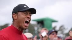 Tiger Woods si brousí zuby na rekord, 83. titul chce získat již o víkendu