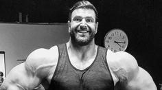 Zemřel známý fitness influencer. Dostal infarkt na běžícím pásu