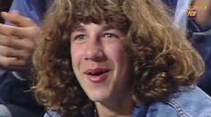 VIDEO: Puyol dostal dárek na rozloučenou! Poznáte toho vlasáče?