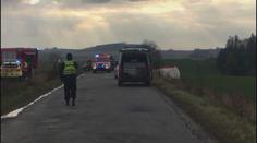 U D1 se srazila auta, jedno vzplálo. Dva lidé se zranili, třetí zemřel