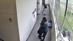 Trenér odzbrojil mladíka s brokovnicí ve škole! Incident skončil objetím