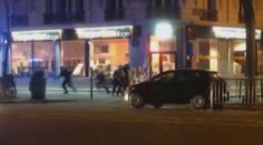 Policie pod palbou neměla šanci! Děsivá přestřelka u divadla smrti