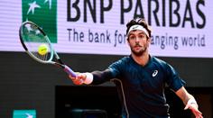 Italský tenista kopl míček do rozhodčí, ale vyloučen nebyl. Djokovič tenkrát ano