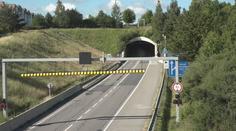 Komplikace na cestě na dovolenou: Tunel na hlavním tahu na Vídeň je uzavřený
