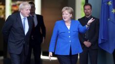Světoví lídři míří na summit G7. Řešit mají brexit i požáry v Amazonii