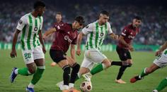 Sparta předvedla s Betisem dobrý výkon. O body ji připravil i zkrat brankáře