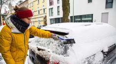 Řidiči pozor! Kvůli sněhu hrozí pokuty. Na tohle nezapomeňte
