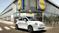Auto vedle rohlíků? Lidl začal nabízet kromě jídla i levné fiaty