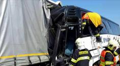 VIDEO: Nehodu autobusu mohla způsobit mrtvice