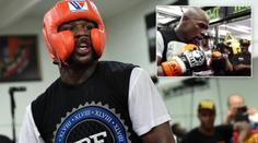 Zase provokuje. Mayweather trénoval s balíkem peněz v ruce!