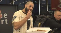 Procházka se po příletu vrhnul na pizzu. Prozradil, jak slavil výhru v Las Vegas