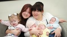 To je výkon! Maminka přivedla na svět čtyři děti během 11 měsíců