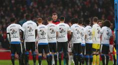 Pocta Srníčkovi: Hráči nastoupili s fotkou, stadion držel minutu ticha