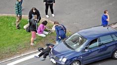DĚSIVÉ FOTO: Auto v Mostě smetlo na přechodu tři ženy!
