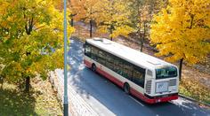 Policie pátrá po cestující, před kterou se v autobuse svlékl muž