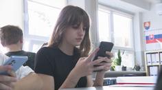 Na Slovensku vznikne nový zákon, který zakáže mobily ve školách