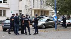 Ve francouzské škole řádil útočník. Čečenec měl ubodat učitele nožem