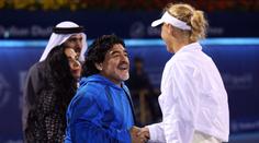 Maradona se natřásal vedle tenisové krásky Wozniacké. Co na to Rory?
