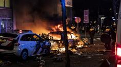 Protesty v Rotterdamu přerostly v násilí! Policie musela střílet