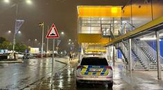 Drama v pražském obchodě IKEA. Muž ničil nábytek sekyrou a rozléval barvu