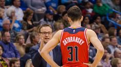 Kouč Wizards přiznal: Satoranský zaslouží hrát víc a taky bude!