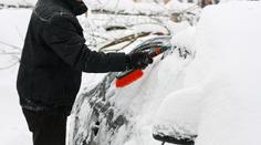 VÝSTRAHA: Hrozí náledí, sněhové jazyky a silný vítr. Na horách napadne až 60 cm sněhu